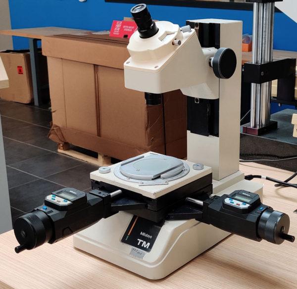 Microscope optique Mitutoyo TM 500 (4)