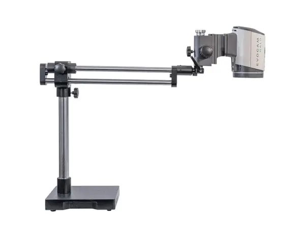 Microscope numérique 4K EVO Cam HALO monté sur bras articulé, idéal pour inspection flexible de grandes pièces industrielles.